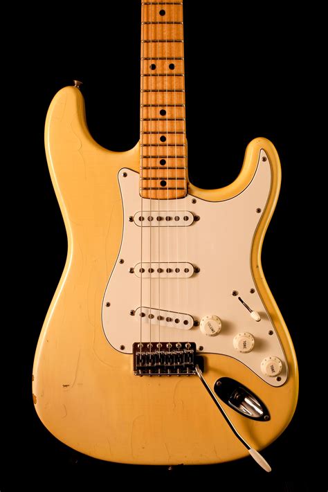 1972 fender stratocaster value.